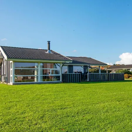 6 Person In Sj Lund By Traum *