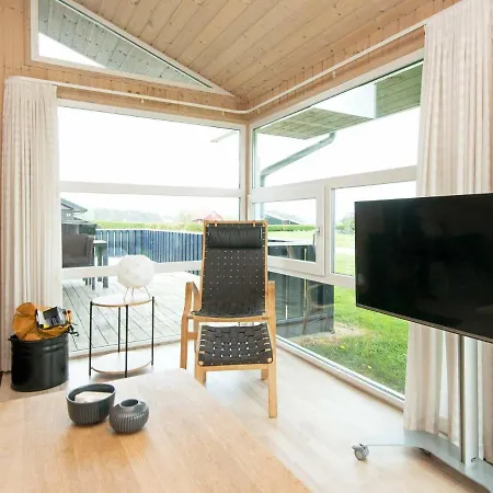 6 Person In Sj Lund By Traum